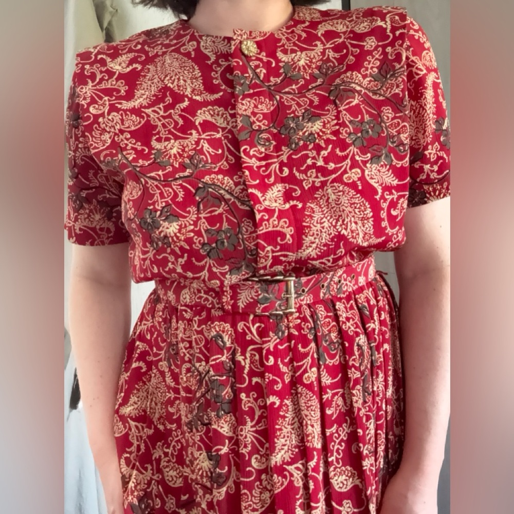 Vintage holiday dress 1980's does 1940's Red Floral paisley Button-up belt Dress